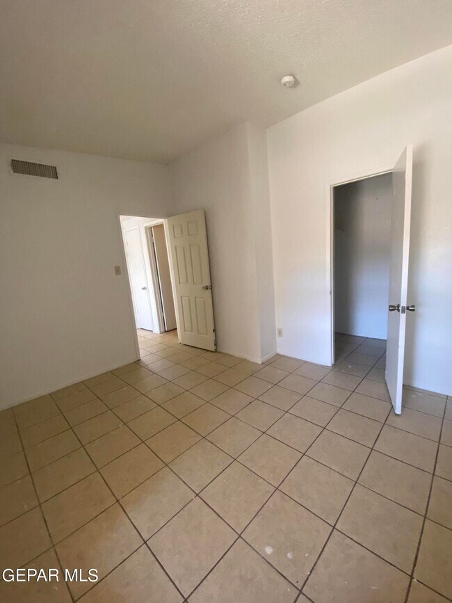 Building Photo - 8913 Ankerson St