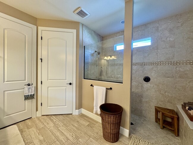 Building Photo - 9418 Greyhawk Trl