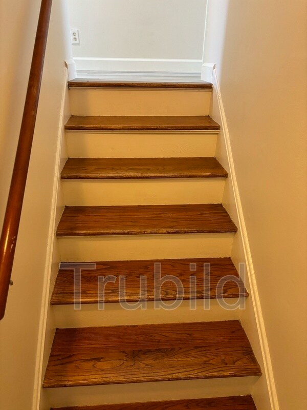 Building Photo - 246 Albatross St