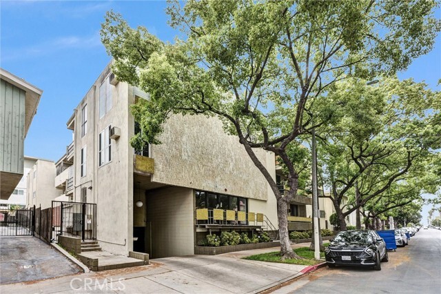 Building Photo - 320 S Gramercy Pl