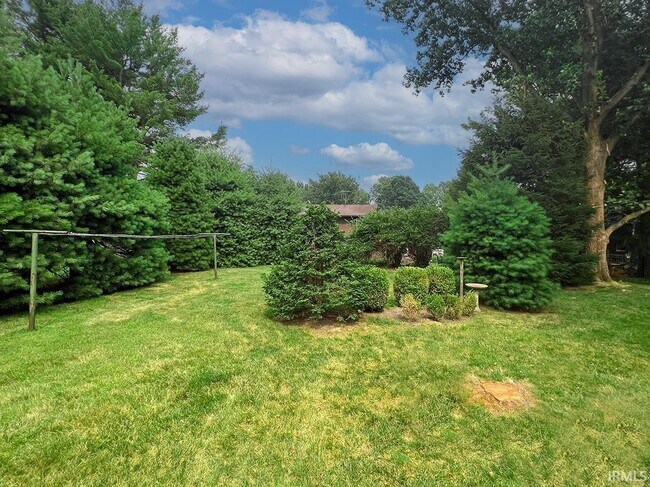 Building Photo - 1633 Greenfield Ct