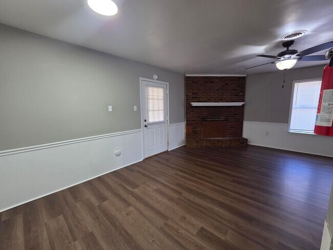 Building Photo - 5787 Northland Dr