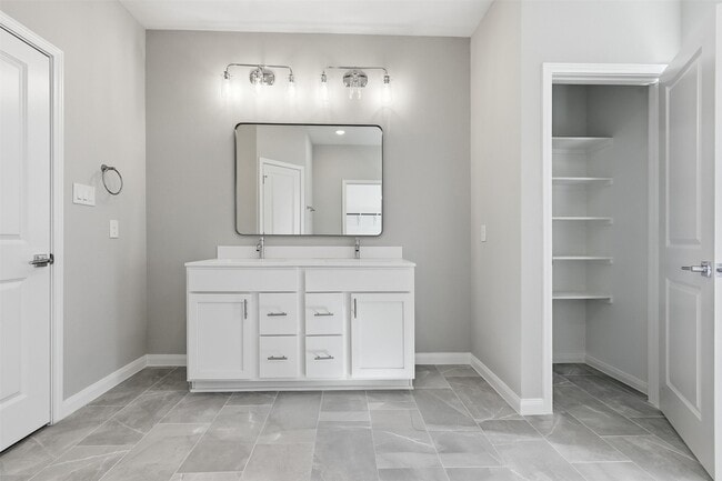 Building Photo - 9912 A Clark Rd