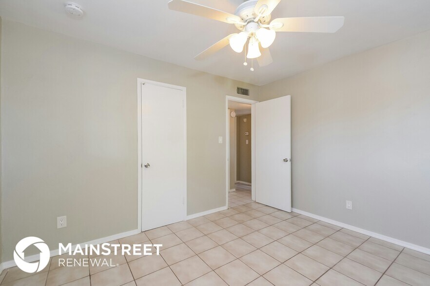 Building Photo - 4501 E 24th St