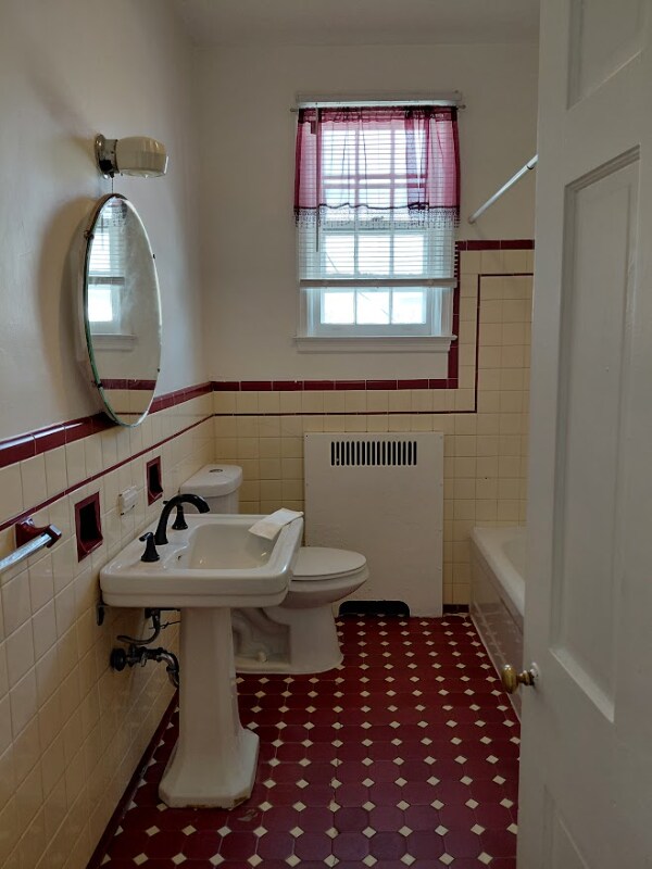 Building Photo - 3508 Grantley Rd