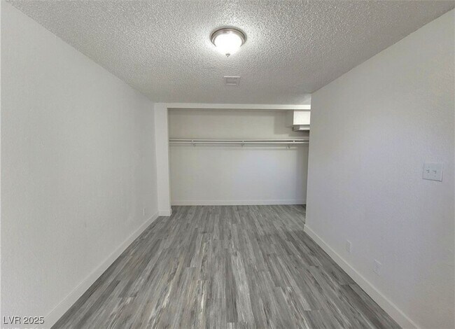 Building Photo - 740 N 11th St