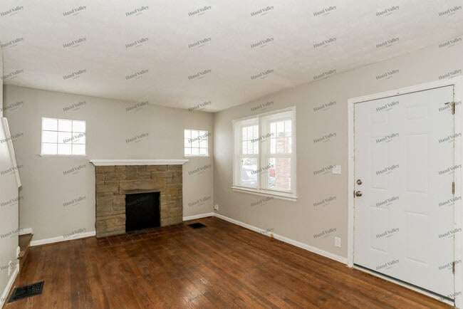 Building Photo - 7400 Hickman St