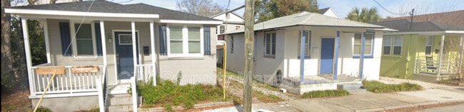 Building Photo - 212 Romney St
