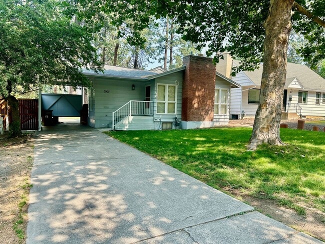 Building Photo - 3907 E 11th Ave