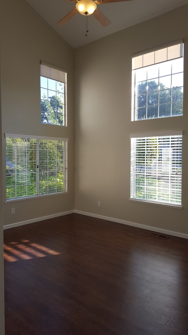 Building Photo - Dublin Silvergate, End Unit Townhome 3 Bed, 2.5 Bath, Dual Primary Suites, Community Pool!