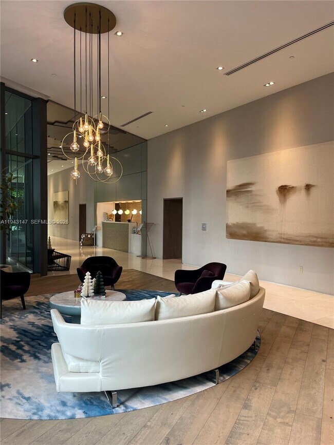 Building Photo - 650 NE 32nd St