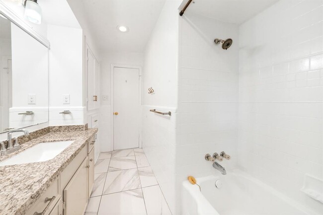 Building Photo - 10166 Hanka Dr