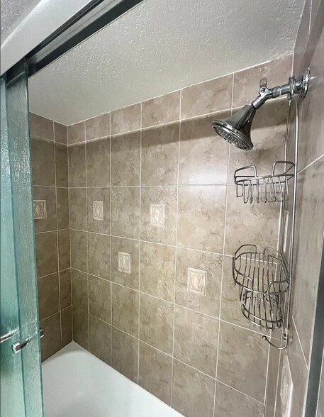 Building Photo - 880 Mandalay Ave