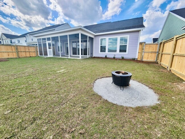 Building Photo - Like new in Midtown - 3 bedrooms plus additional flex spaces - Nexton