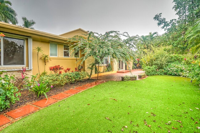 Building Photo - 216 32nd St