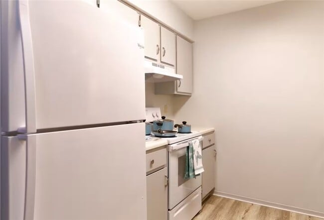 Building Photo - 106 NW Park St