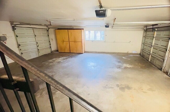 Building Photo - Beautiful Home with Golf course Views