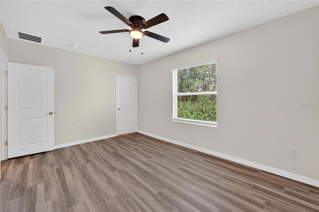 Building Photo - 5068 Captain Davis Dr