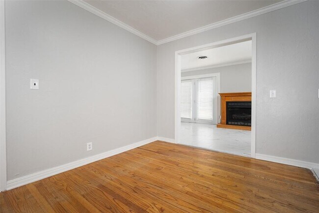 Building Photo - 906 NW 46th St