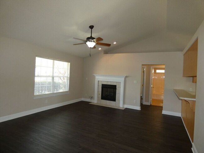 Building Photo - 4732 La Casa Cir