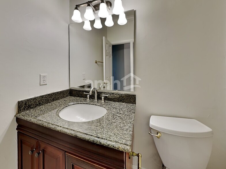 Building Photo - 6503 Barwick Ct
