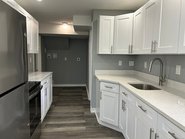 Building Photo - 22 Hawthorne St