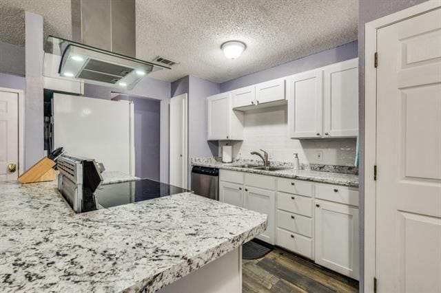 Building Photo - 6036 Kary Lynn Dr S