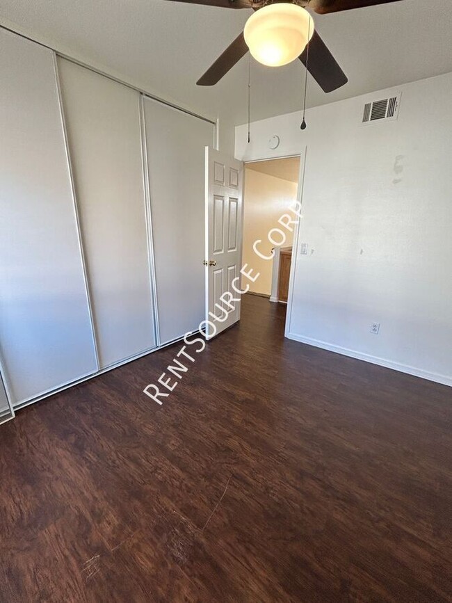 Building Photo - 3210 Lantana Ct