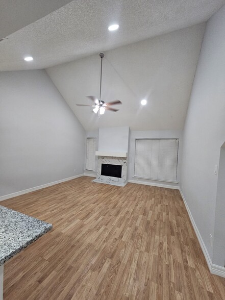 Building Photo - 6601 Sands Point Dr