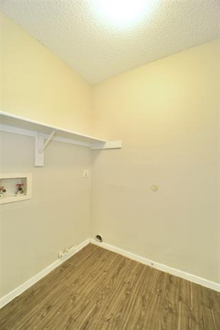 Building Photo - 9727 Pinehurst Ln
