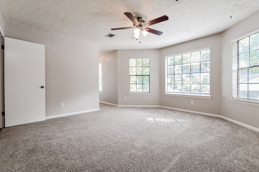 Building Photo - 4346 Crestridge Ln