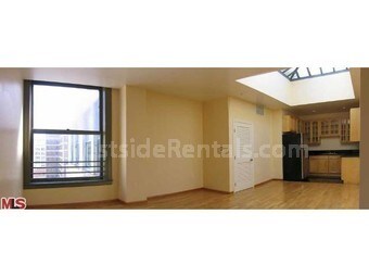 Primary Photo - 220 W 5th St