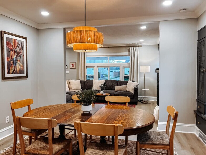 Building Photo - 3923 Victory Blvd