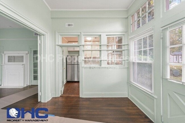 Building Photo - 3556 Main St