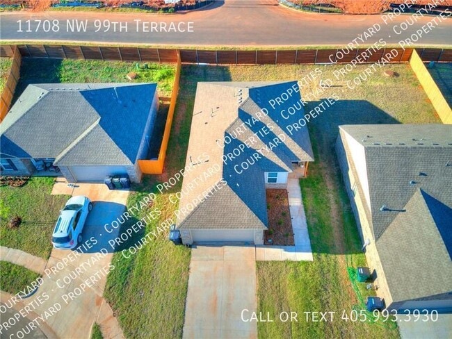 Building Photo - 11708 NW 99th Ter