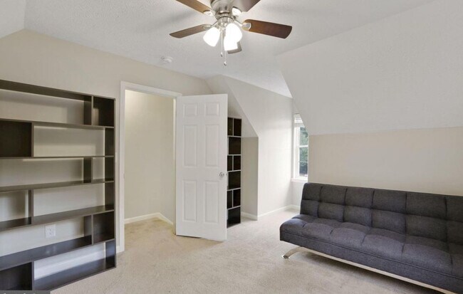 Building Photo - 5601 Skate Ct