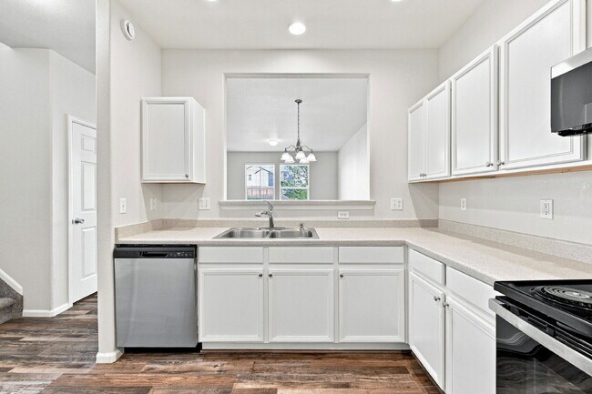 Building Photo - $2,040.95 with $300 Off the first month's rent - 2 Beds, 2.5 Baths, Townhome in Fountain with 2-C...