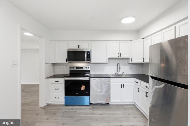 Building Photo - 4533 Logsdon Dr