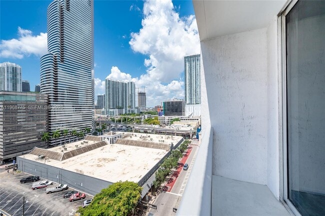 Building Photo - 151 SE 1st St