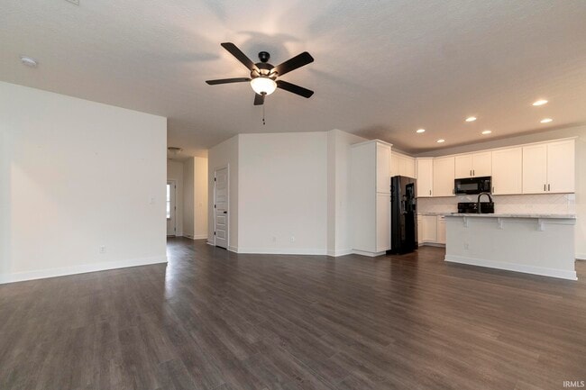 Building Photo - 2822 Brewster Dr