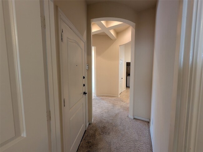 Building Photo - 921 Raleigh Path