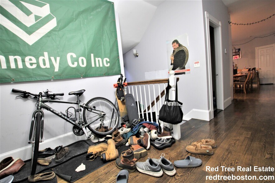 Building Photo - 17 Parker Hill Ave