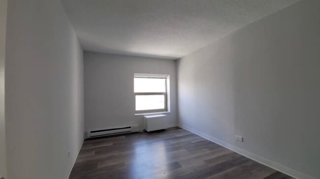 Building Photo - 61 W Chestnut St