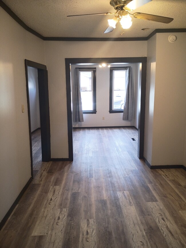 Building Photo - 1024 Guilford St