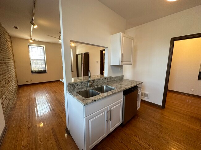 Building Photo - 1362 W Crystal St