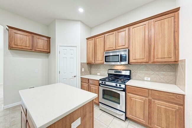 Building Photo - 18420 Dry Brook Loop