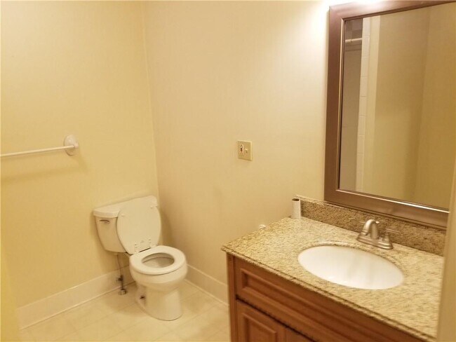 Building Photo - 16 Clearview Ave