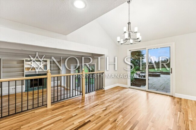 Building Photo - Escape to the Country, Spacious Contemporary in Wilsonville