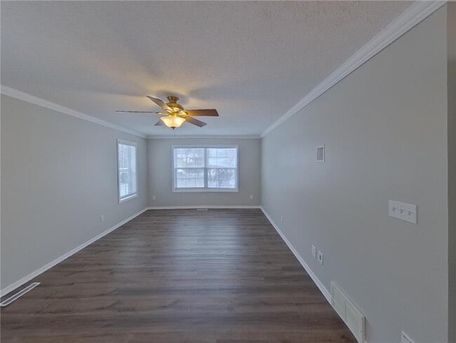 Building Photo - 15012 Viewcrest Ln