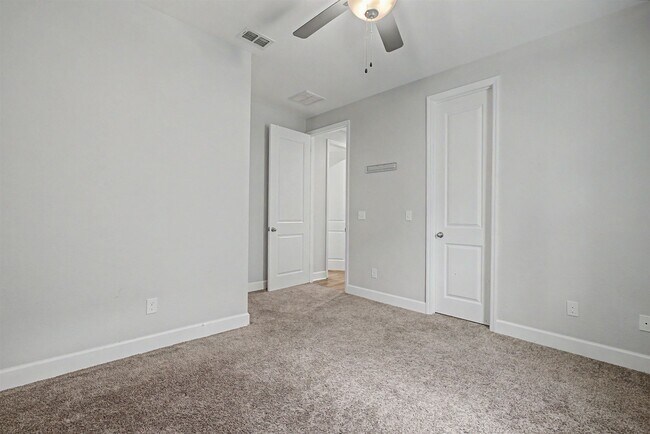 Building Photo - 4482 River Breeze Ln